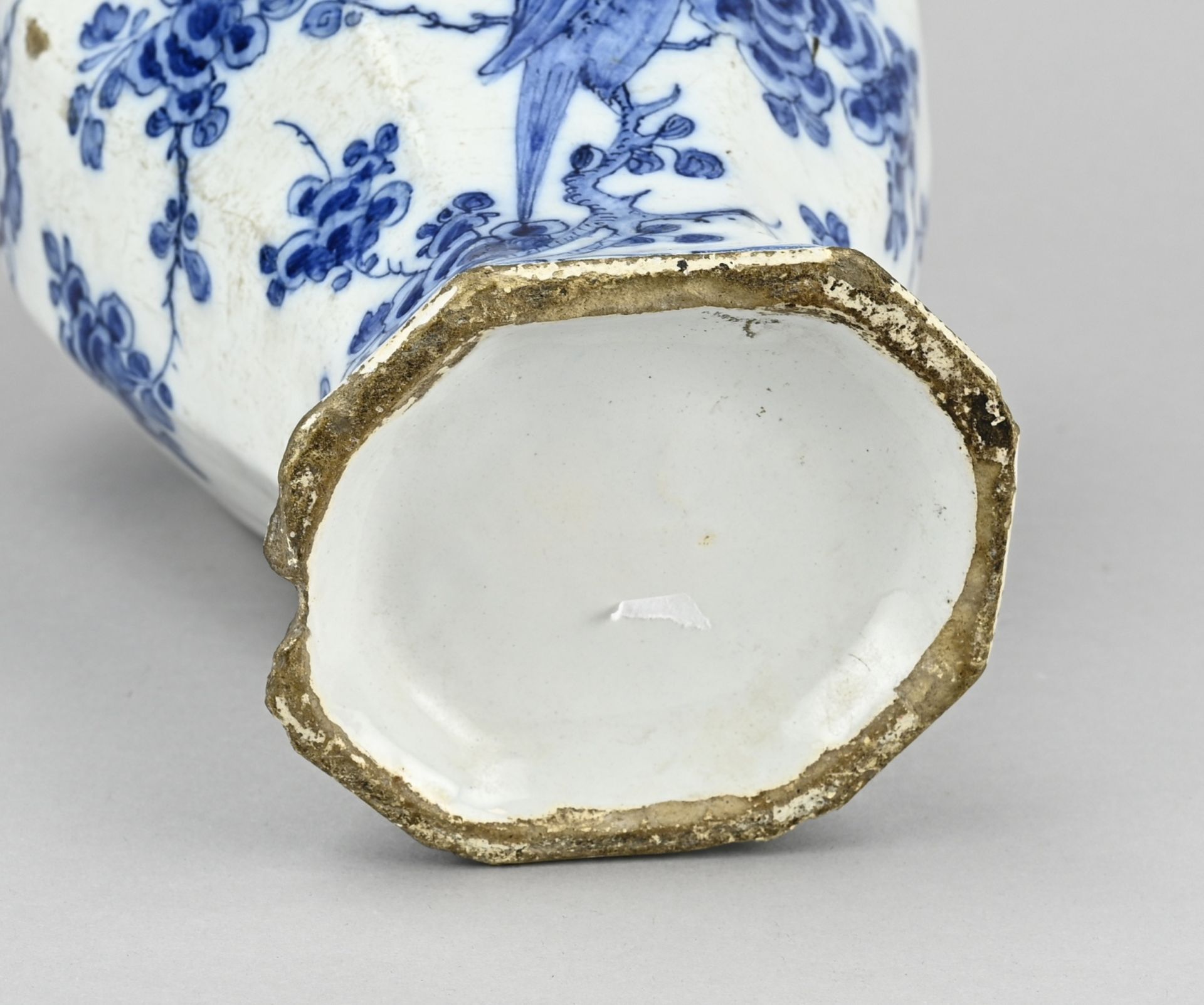 Delft lidded vase, H 40 cm. - Bild 3 aus 3