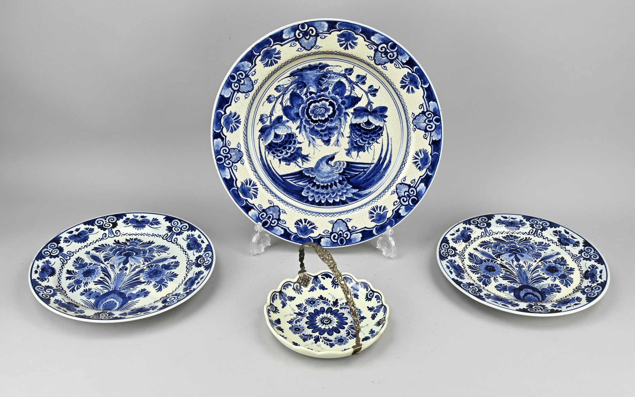 4x Delft plate Ã˜ 18 - 34 cm.