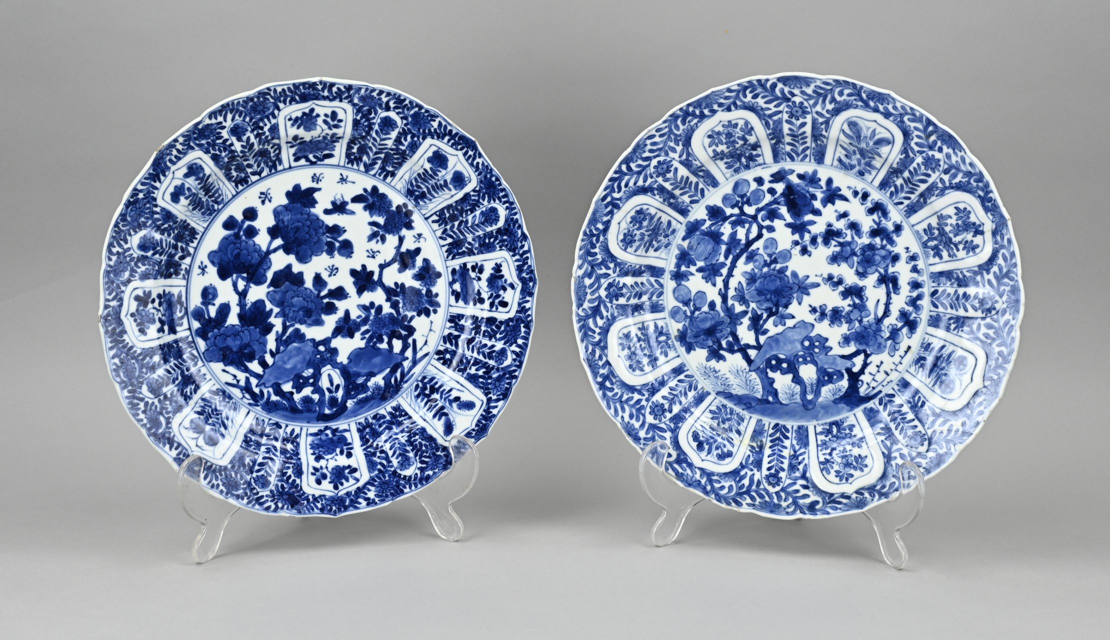 2x 17th - 18th Century Kang Xi plate Ã˜ 24.6 cm.