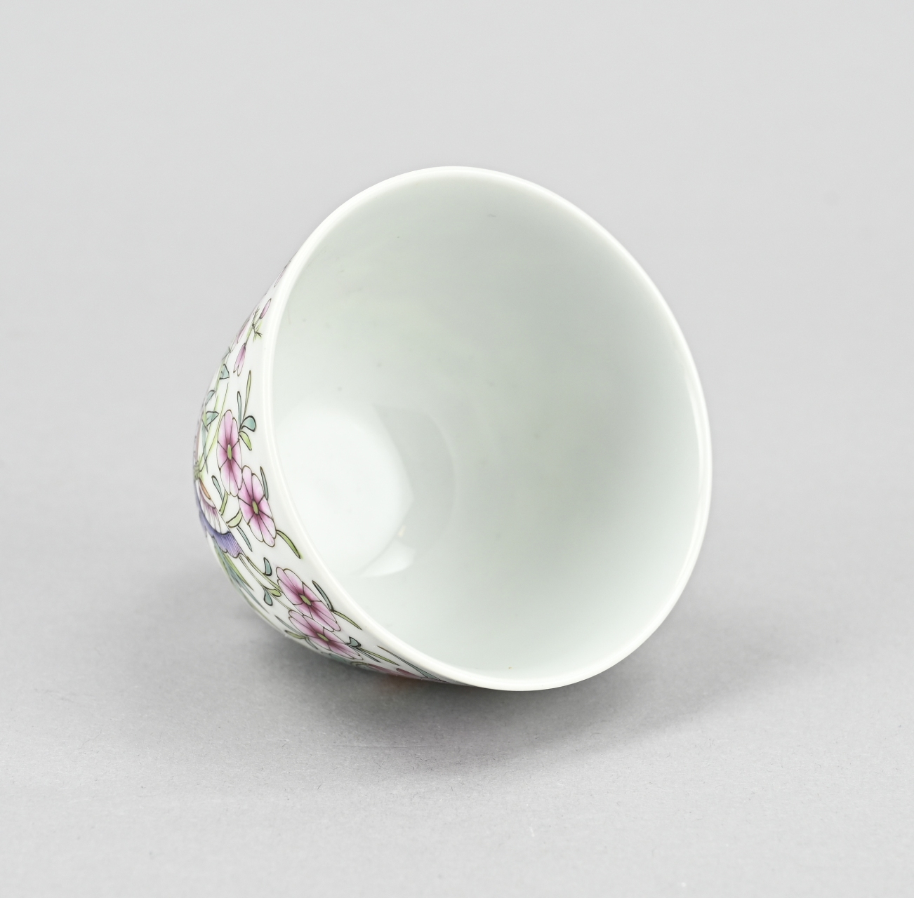 Chinese fam. rose cup Ã˜ 7.4 cm. - Bild 2 aus 3