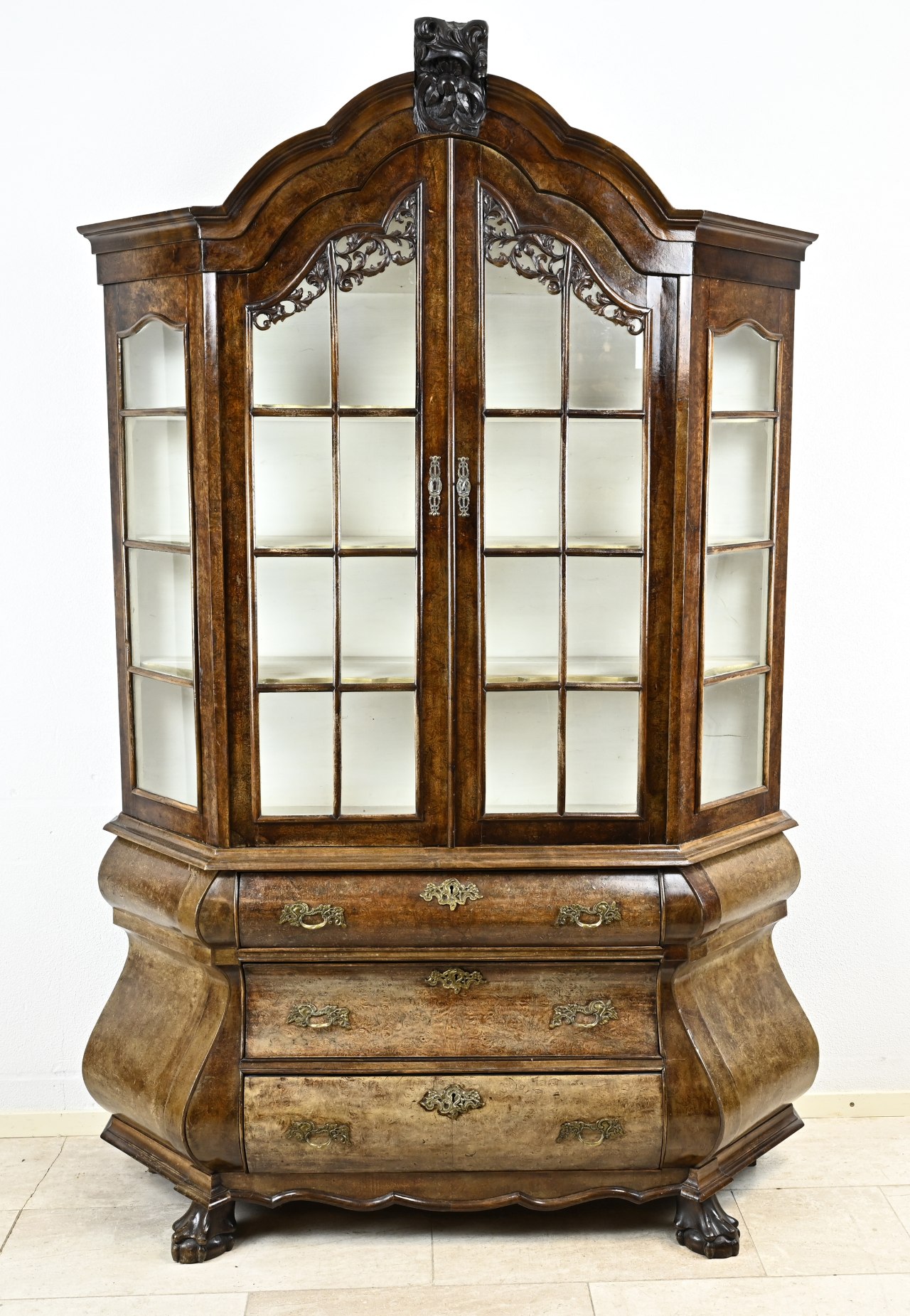 Display cabinet (root walnut)