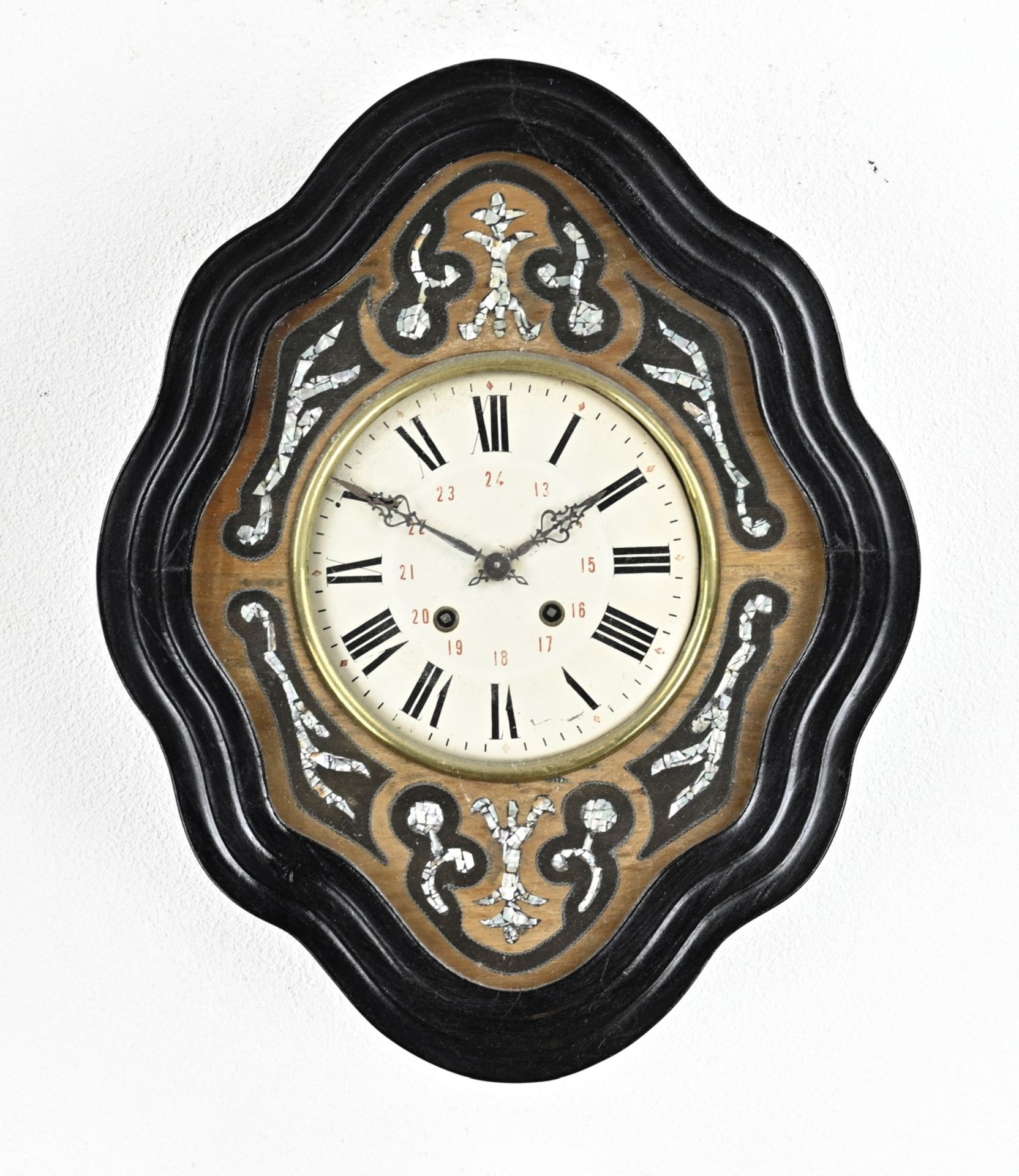 Ox-eye wall clock