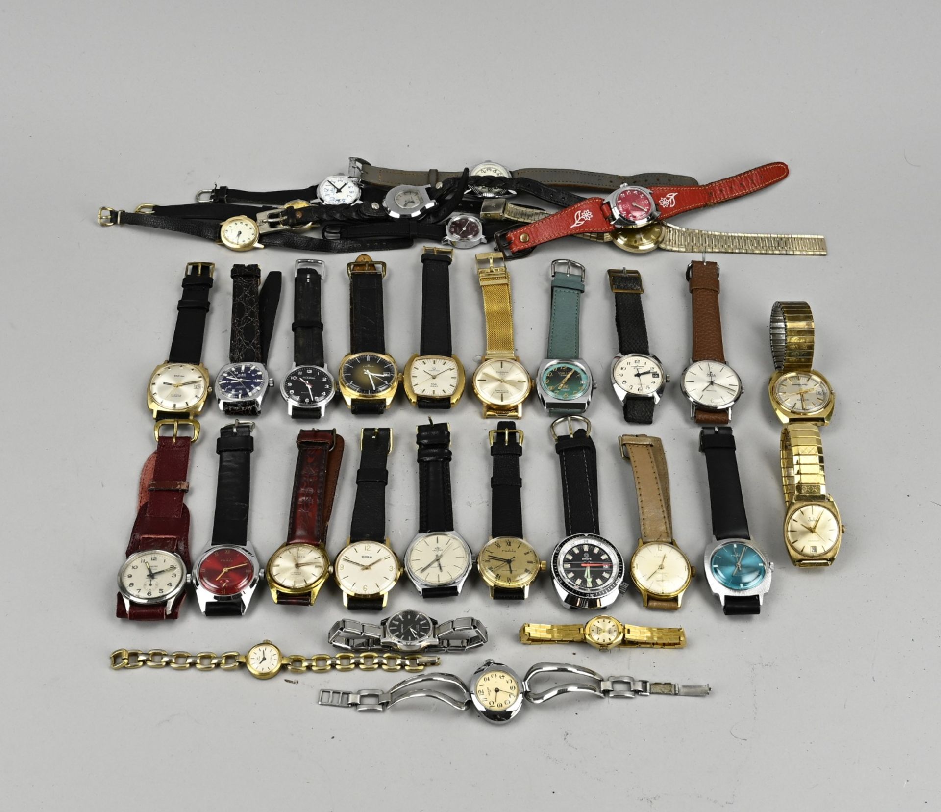 Large lot of watches, approximately 30x