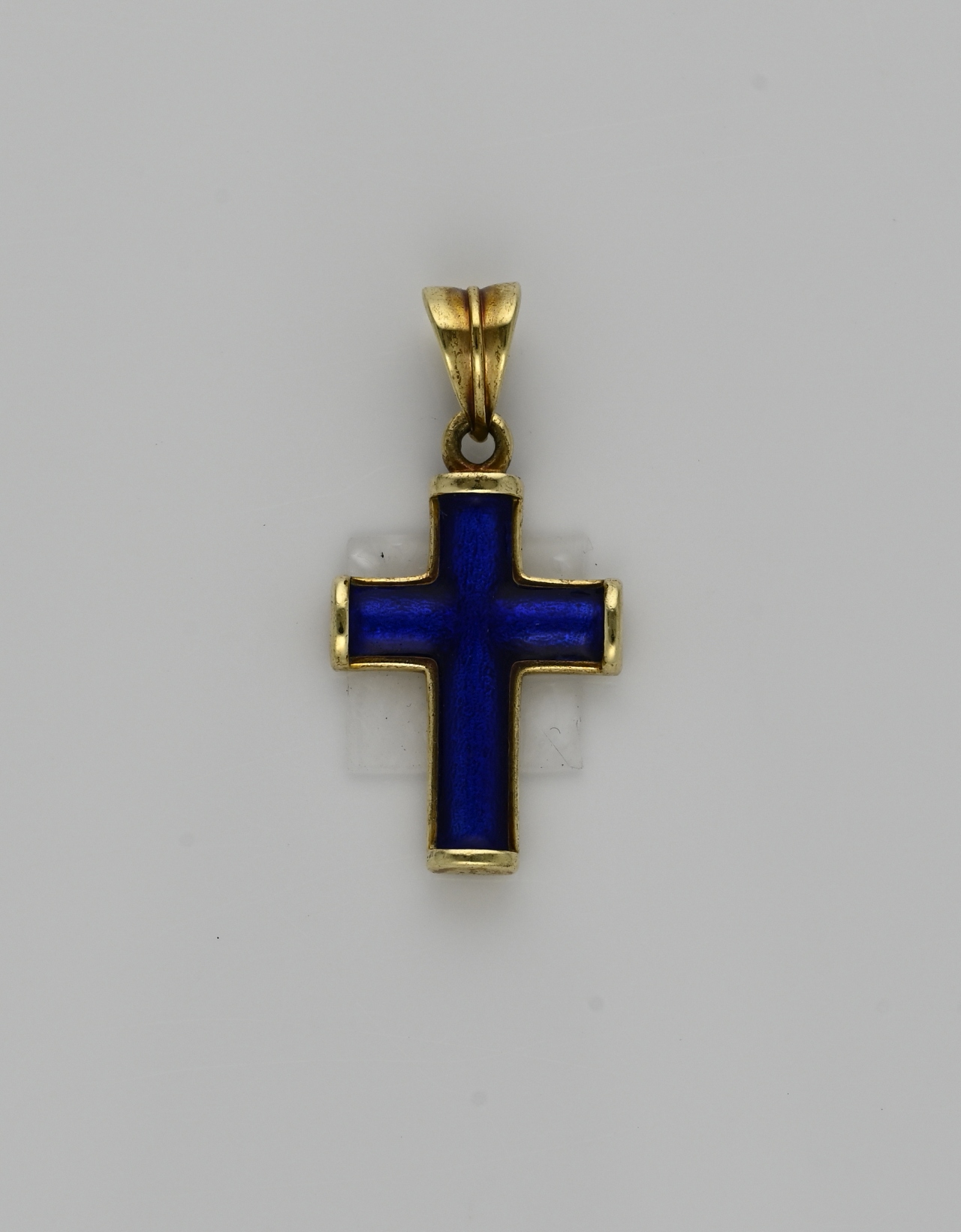 Gold pendant, cross