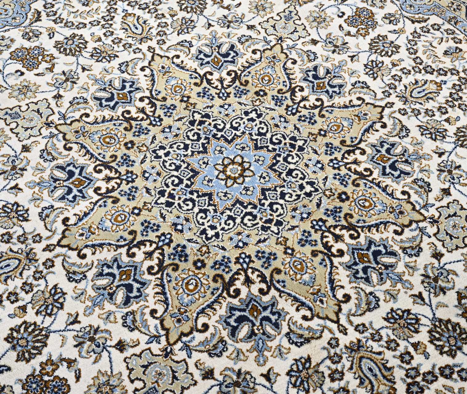 Persian round rug Ã˜ 198 cm. - Image 2 of 3