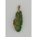 Pendant with jade