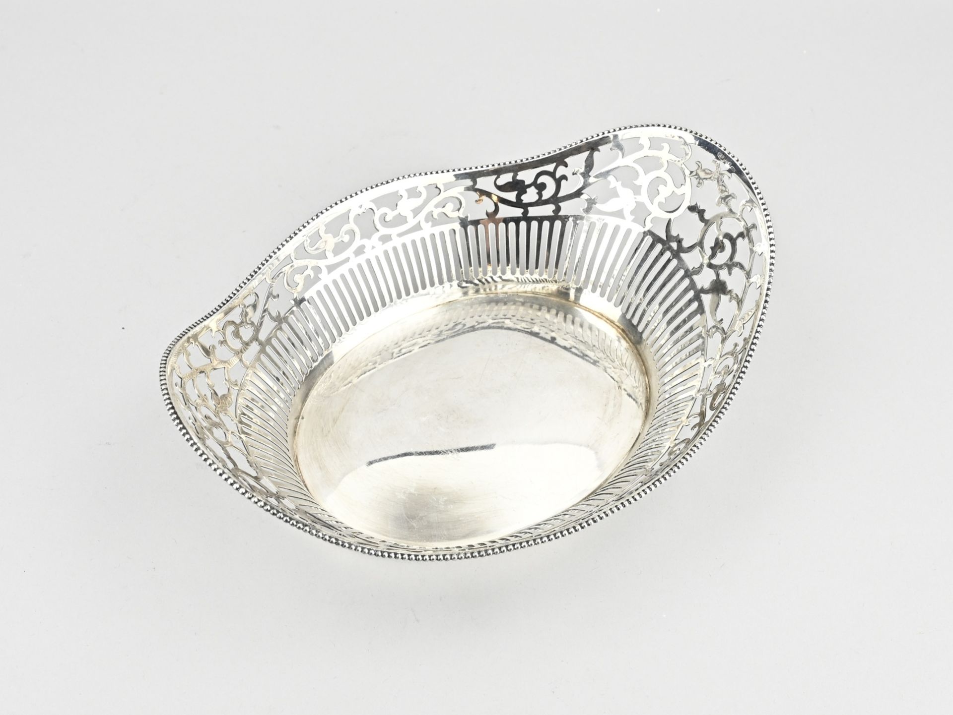 Silver bread basket - Image 2 of 2