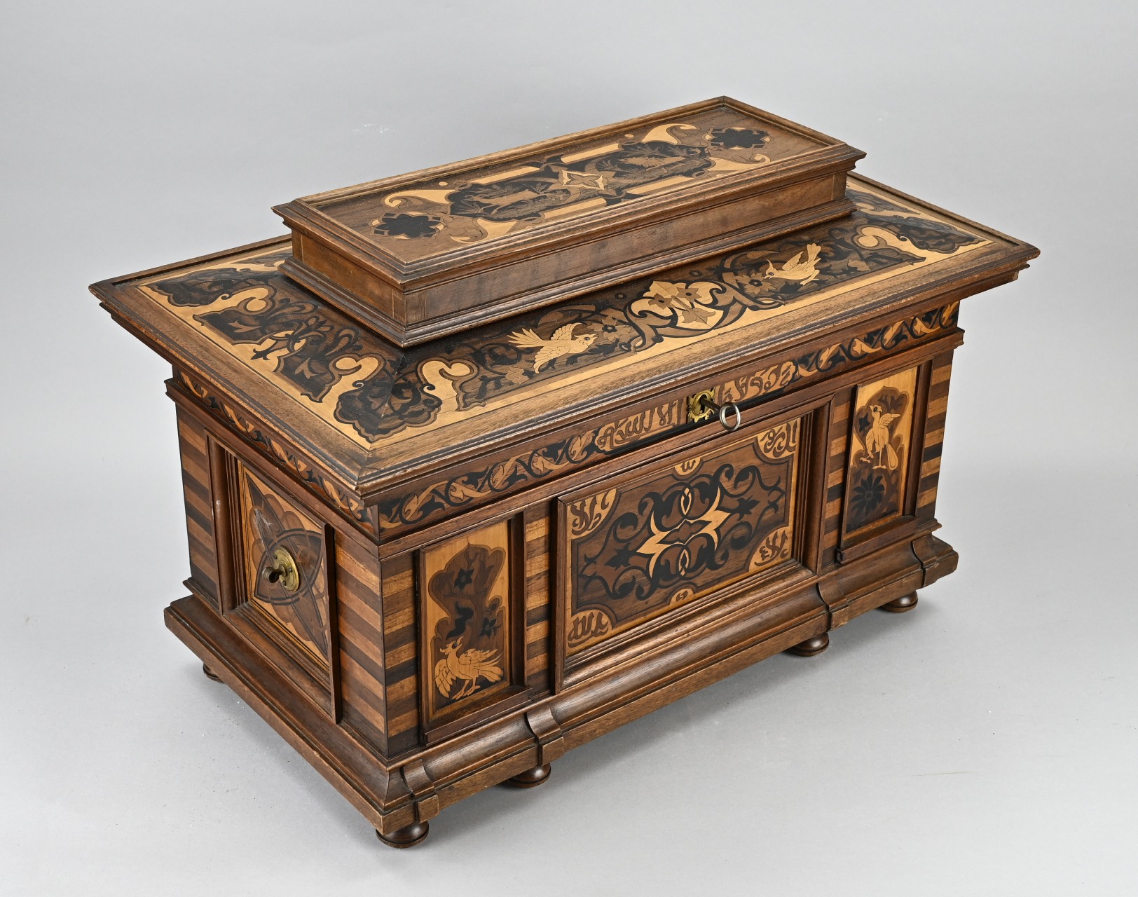 Small German chest, 1900