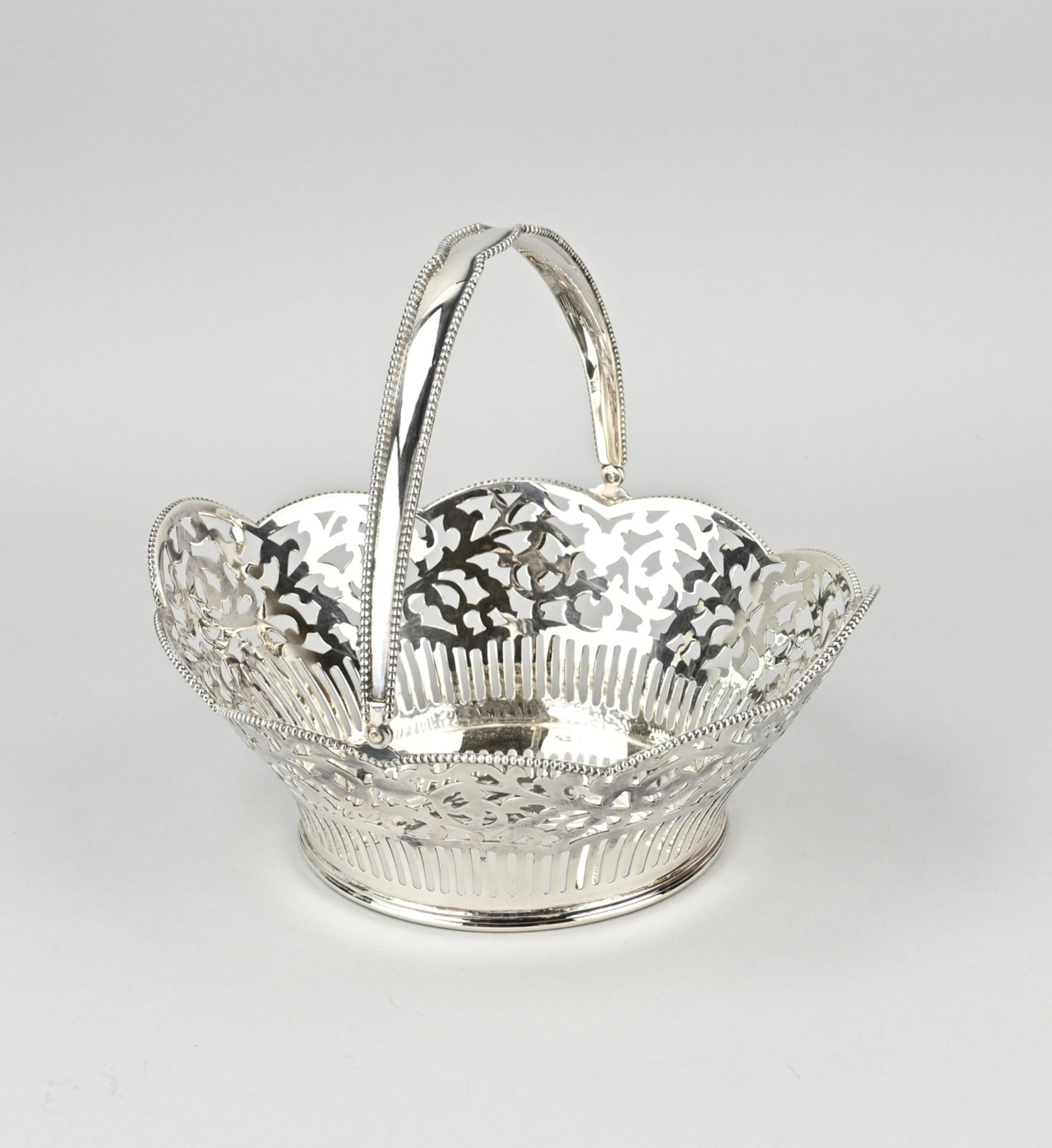 Silver choux basket