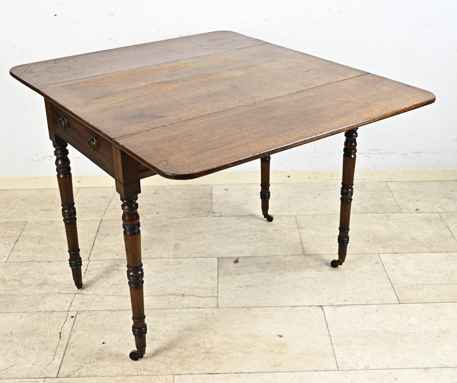 Gateleg table - Image 2 of 2