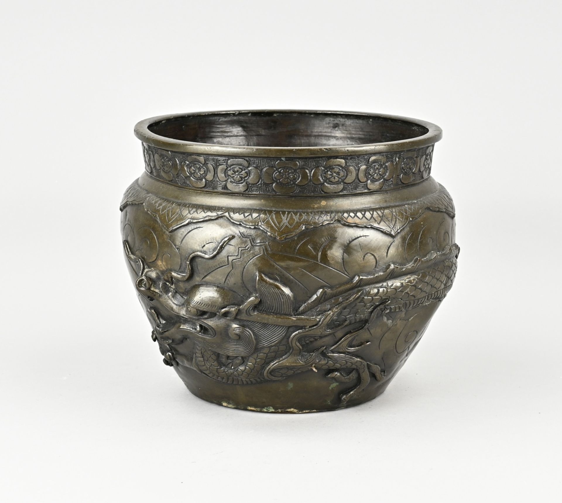 Japanese or Chinese bronze flower pot Ã˜ 25 cm.