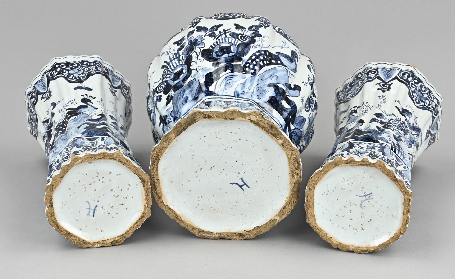 3-piece Delft cabinet set, H 25 - 34 cm. - Image 2 of 2