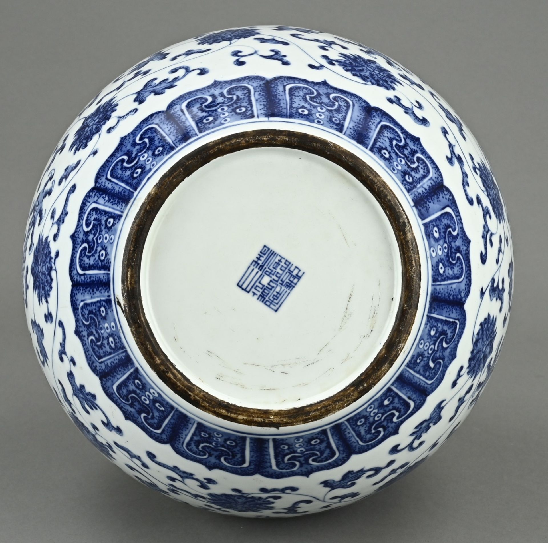 Chinese vase, H 43.5 cm. - Image 3 of 3