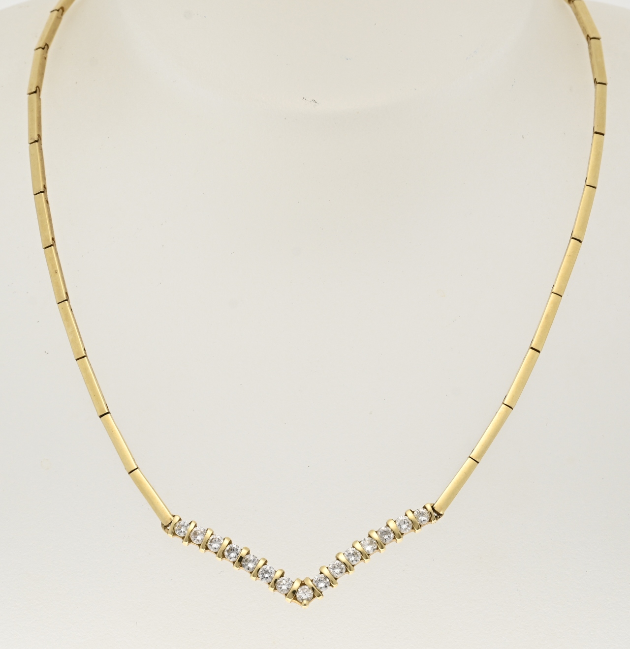 Gold choker with diamonds