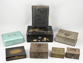 Lot of old money boxes etc. (8x)