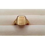 9ct Gold Gents Signet Ring, weight 3.77g, size N