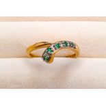 9ct Gold Ring set with 5 small emeralds, weight 1.5g, Size L