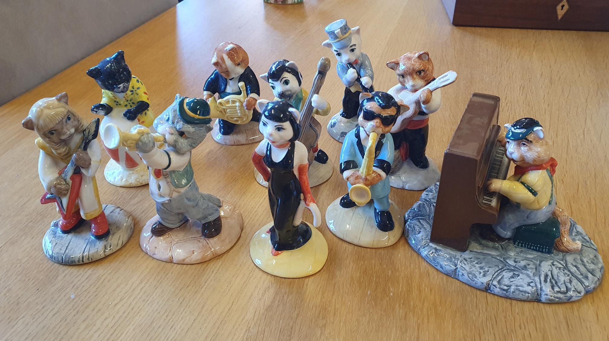 Set of 10 Beswick Cats Chorus Figures, all in excellent condition, most with original boxes