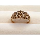 9ct Gold Ring with intricate scroll work, weight 1.7g. Size L