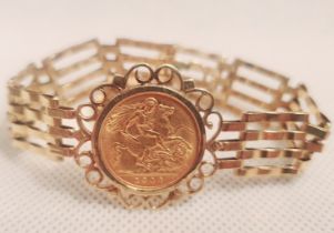 1906 Half Sovereign set in 9ct Gold Gate Bracelet, total weight 15.3g