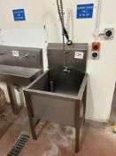 STAINLESS STEEL SINK