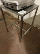 STAINLESS STEEL TABLE