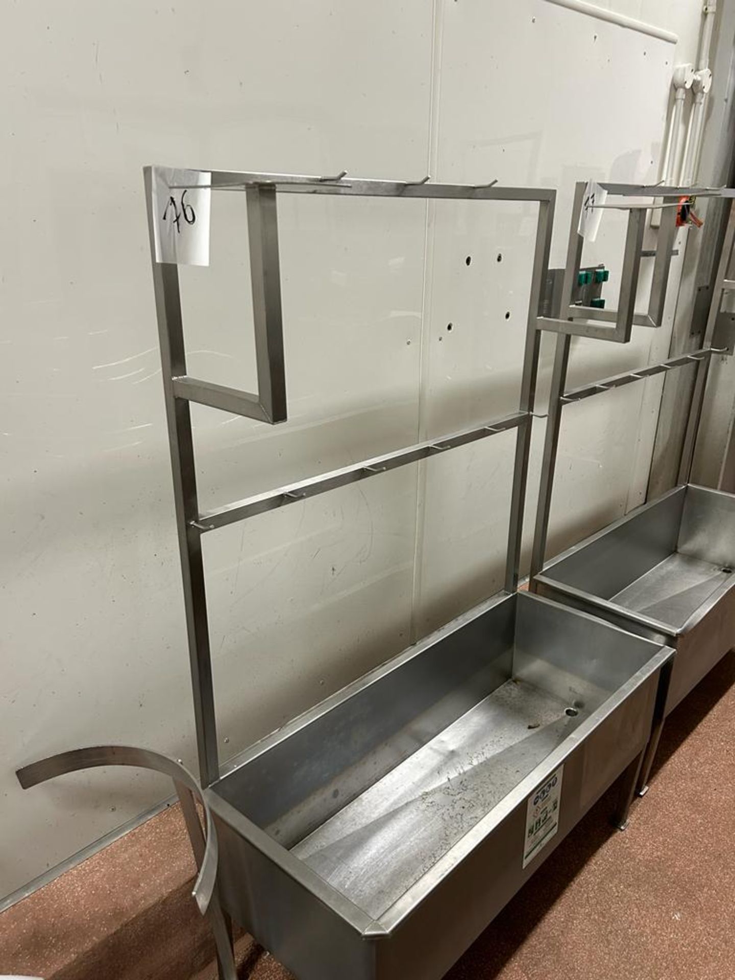 PPE WASH STAND WITH HANGING RAIL