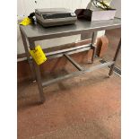 STAINLESS STEEL TABLE