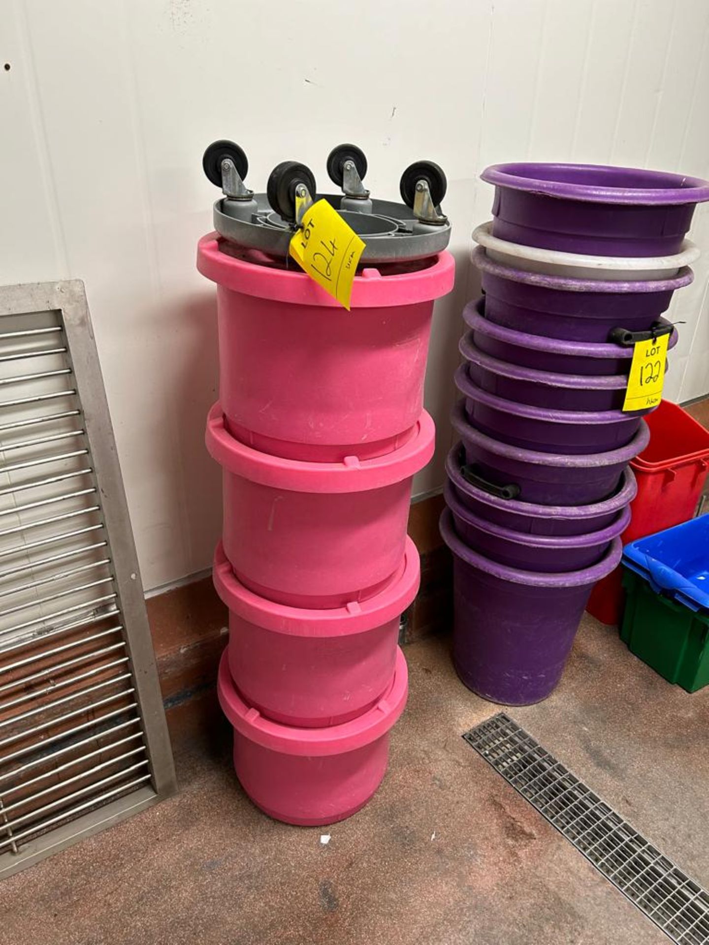 4 PLASTIC BINS WITH LIDS