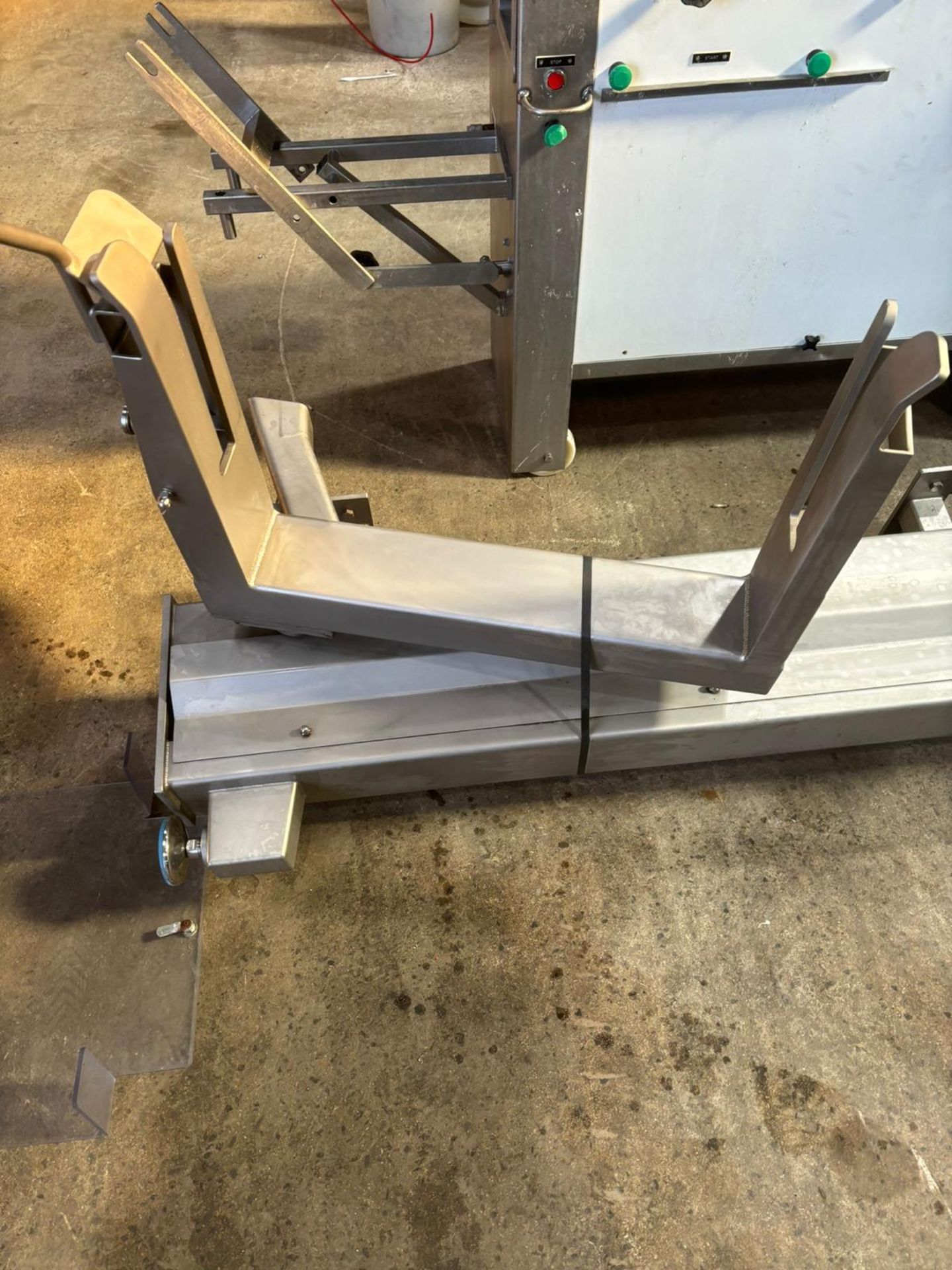 FIXED TOTE BIN LIFTER - Image 3 of 4