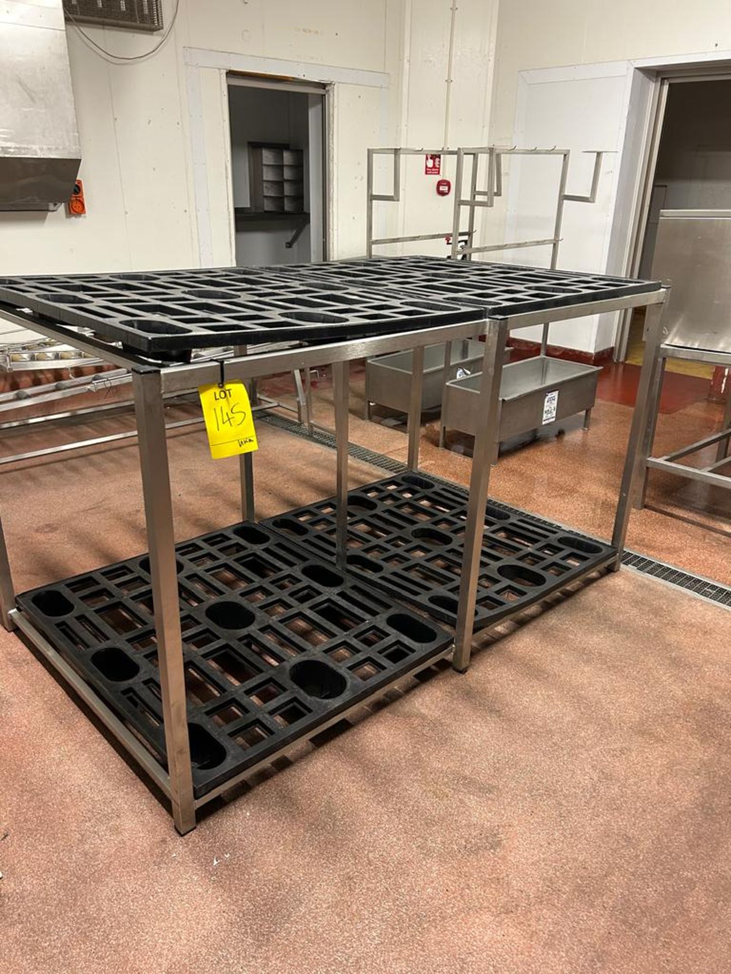 PALLET HOLDING RACK