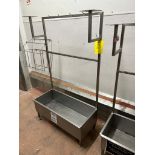APRON STAND WITH TROUGH
