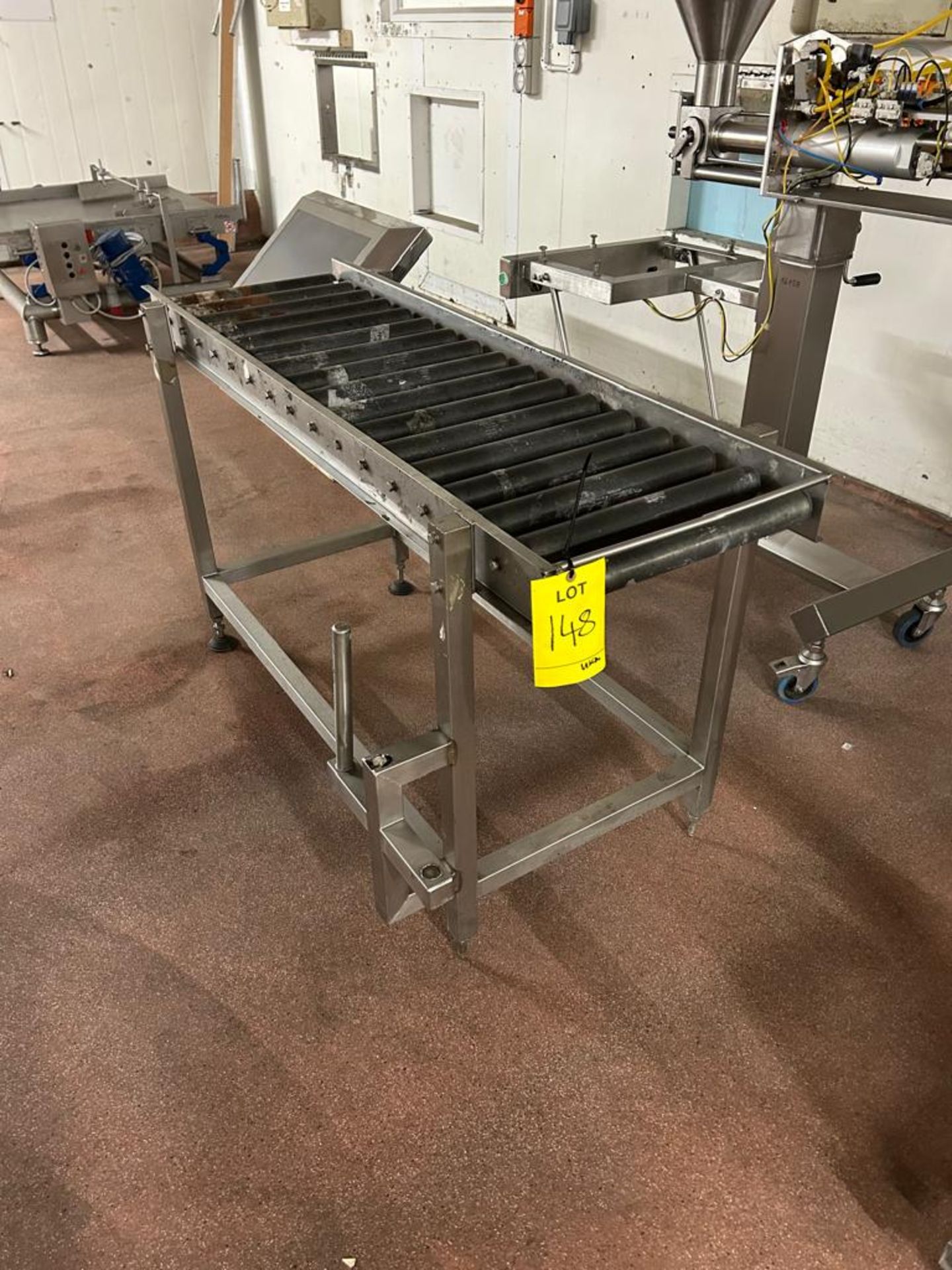 ROLLER CONVEYOR