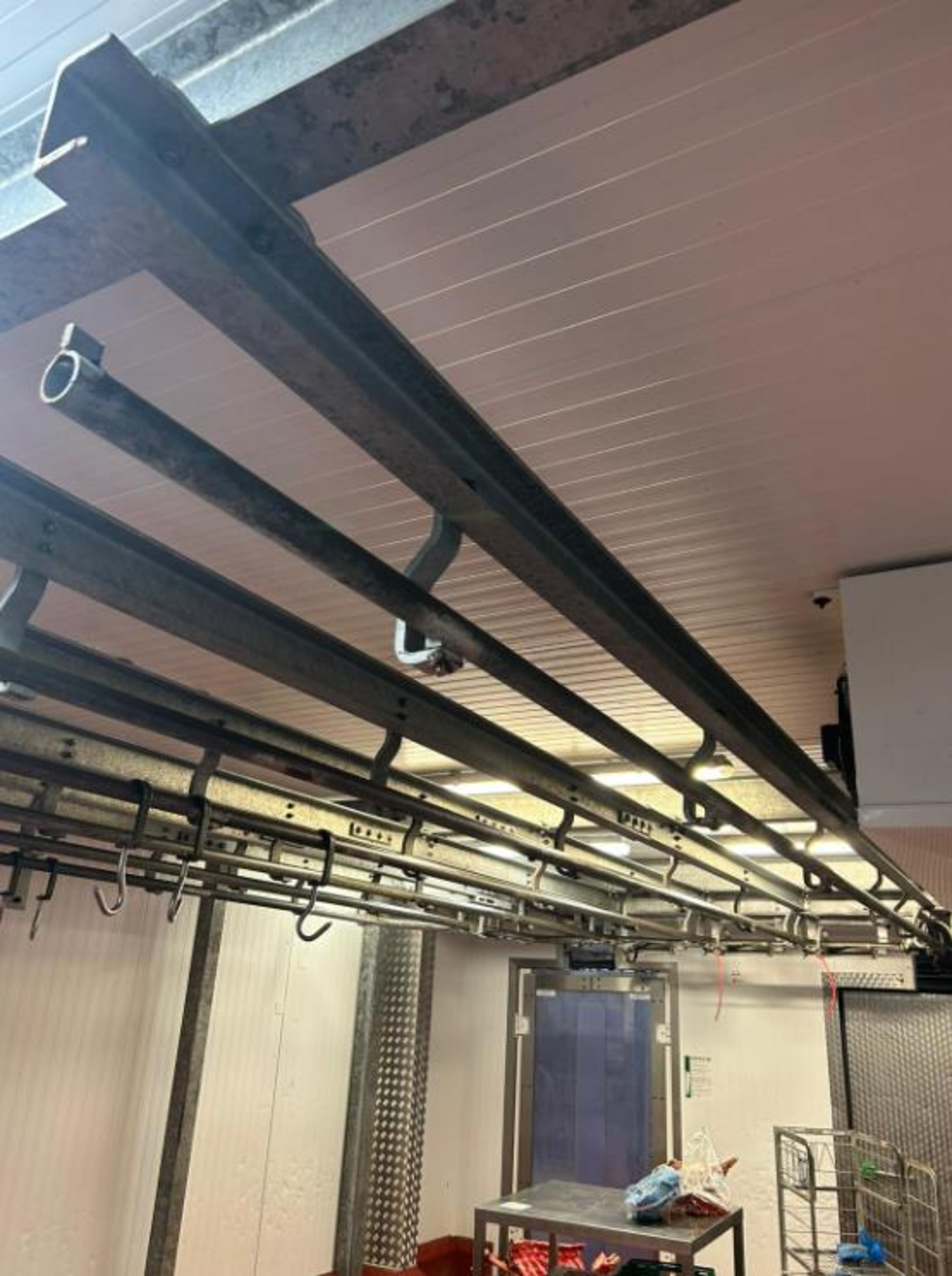 HANGING RAIL SYSTEM FOR PACKAGE PRODUCT ROOM - Image 5 of 5