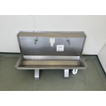 TWIN KNEE OPERATED SINK