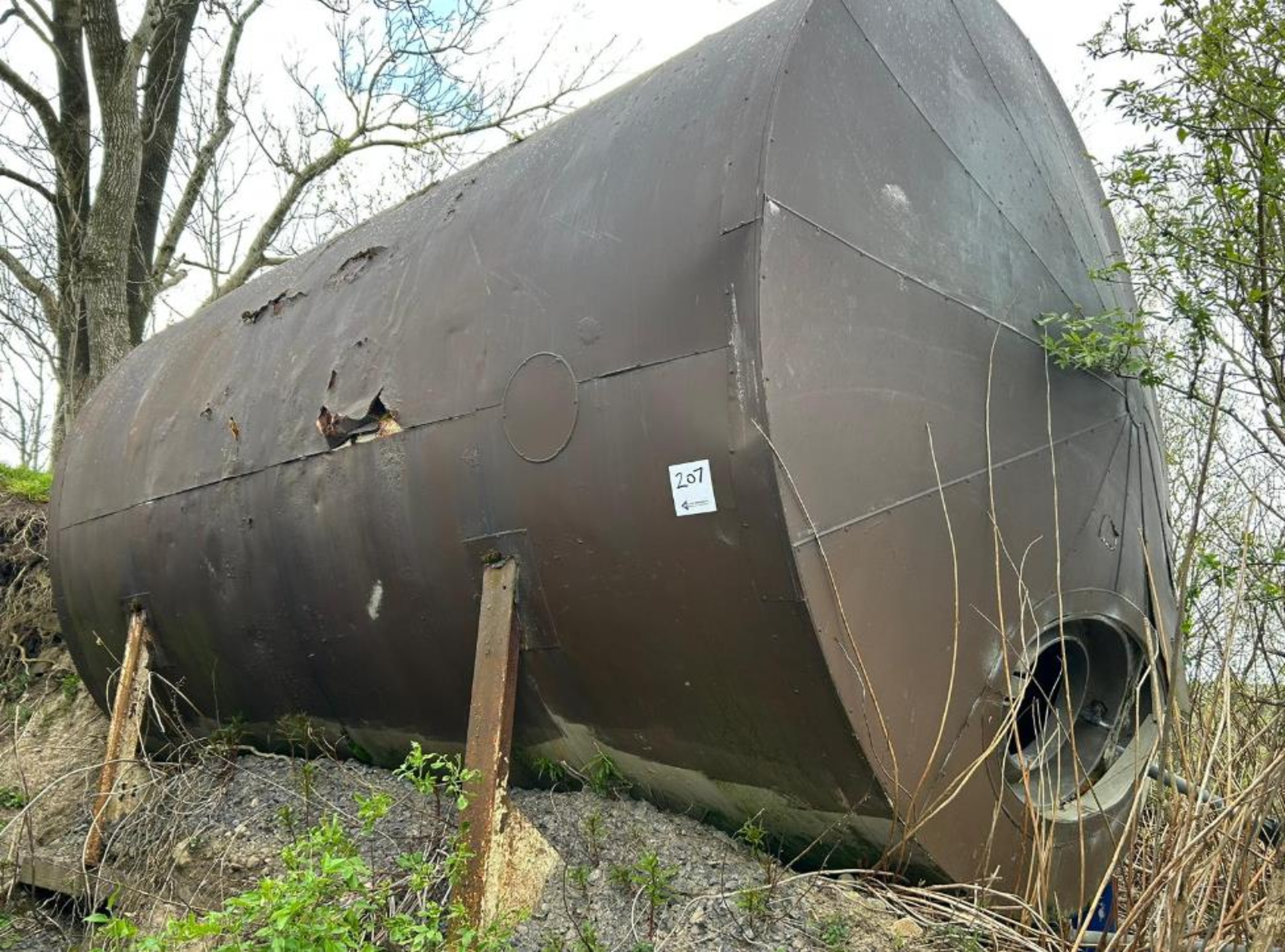 10,000 LITRE INSUALTED TANK