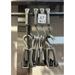 HEAVY DUTY CATTLE ROLL HOOKS