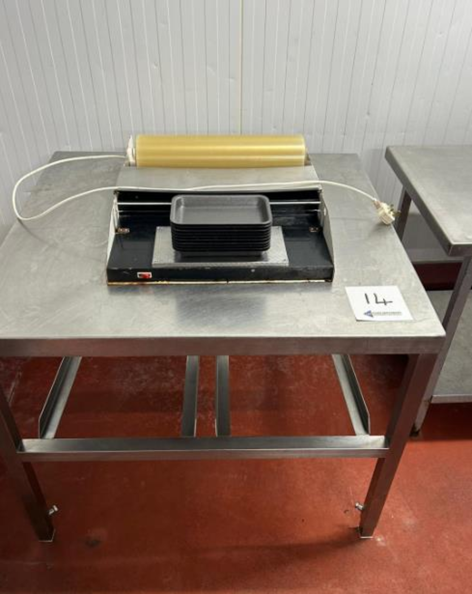 STAINLESS STEEL TABLE WITH TRAY WRAPPER
