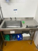 SINK WITH DRAINING BOARD