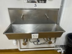 TWIN KNEE OPERATED SINK
