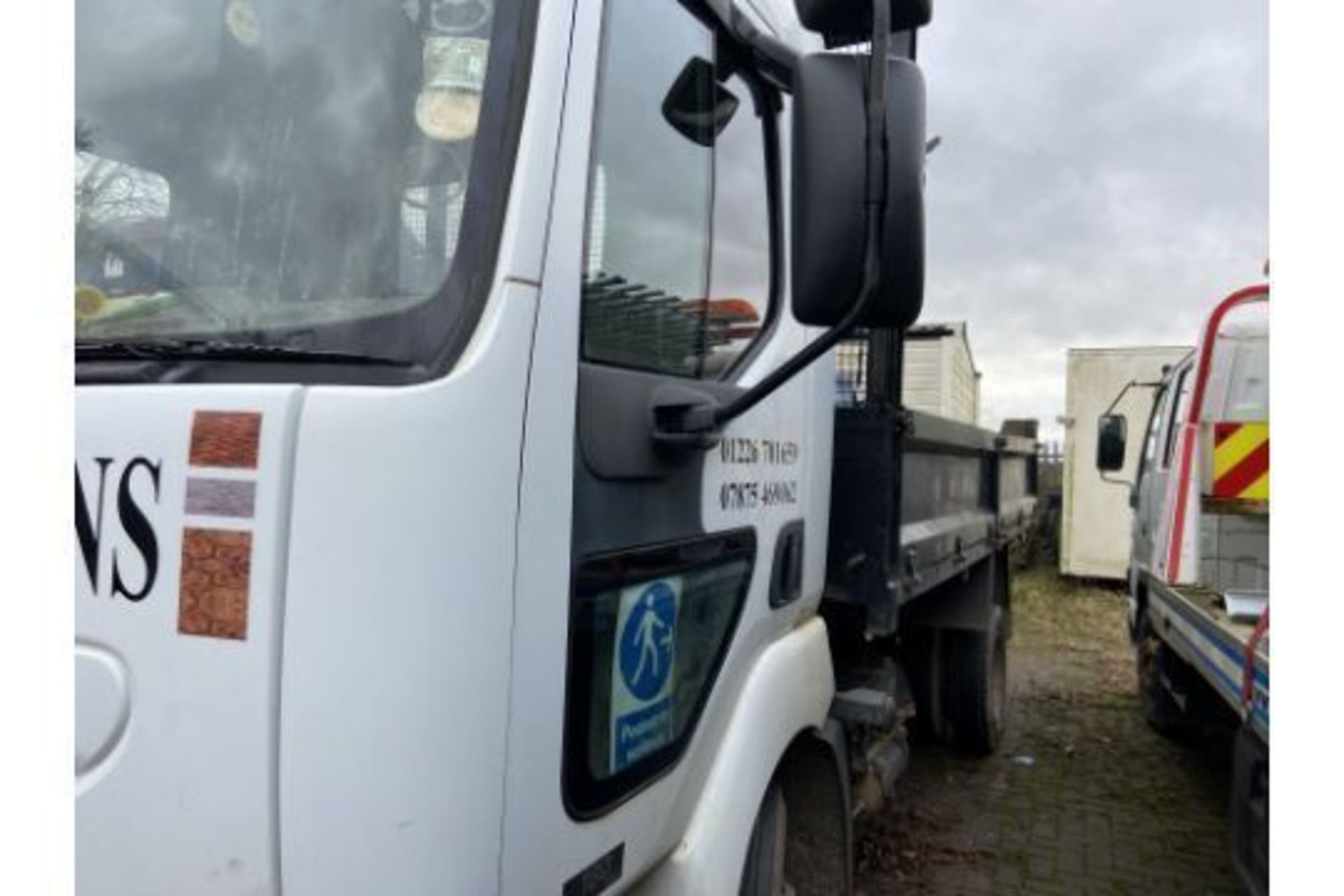 2002 RENAULT 180CDI TIPPER - Image 2 of 3