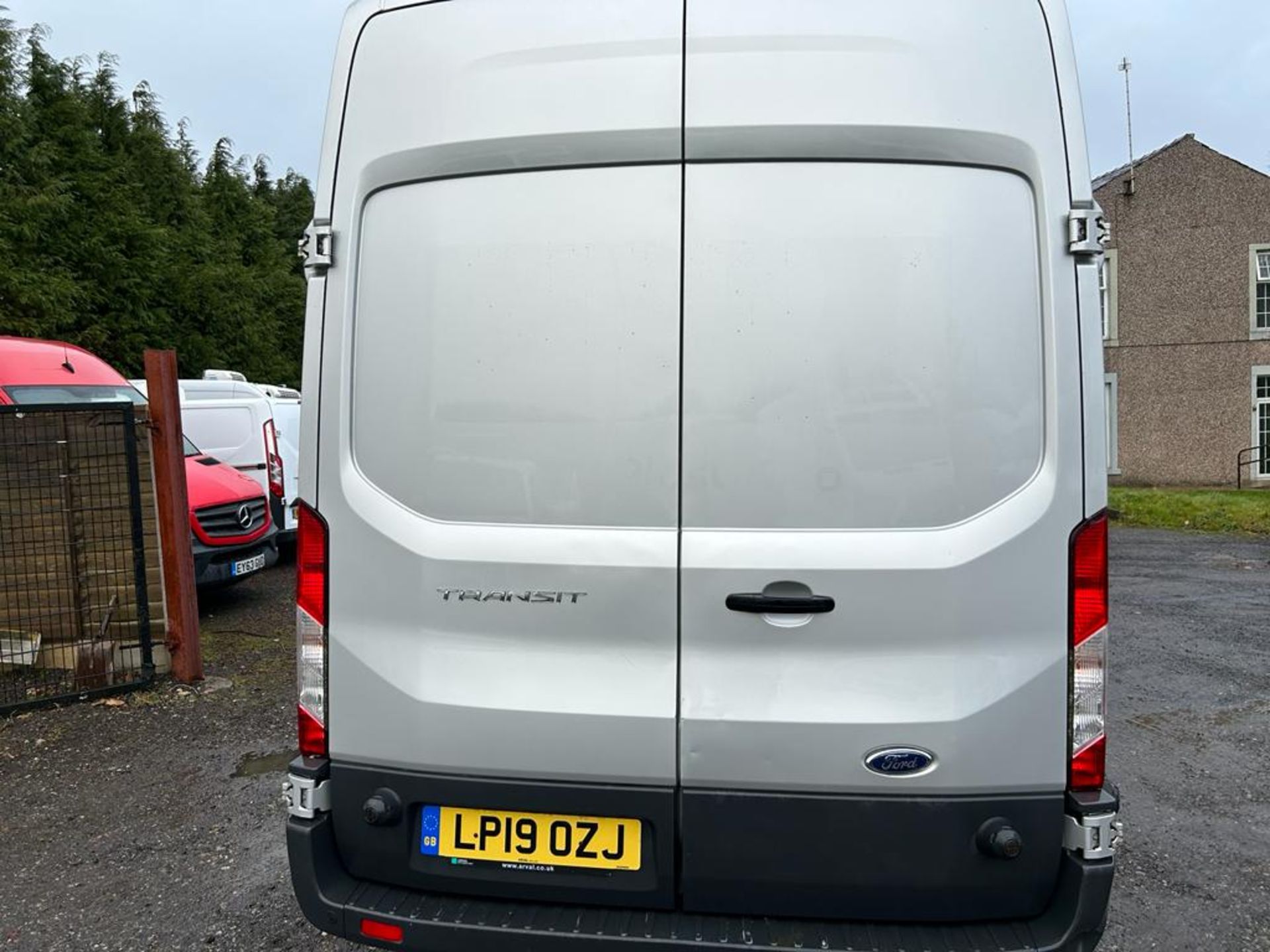 FORD TRANSIT 2.0 TDCI - Image 6 of 13