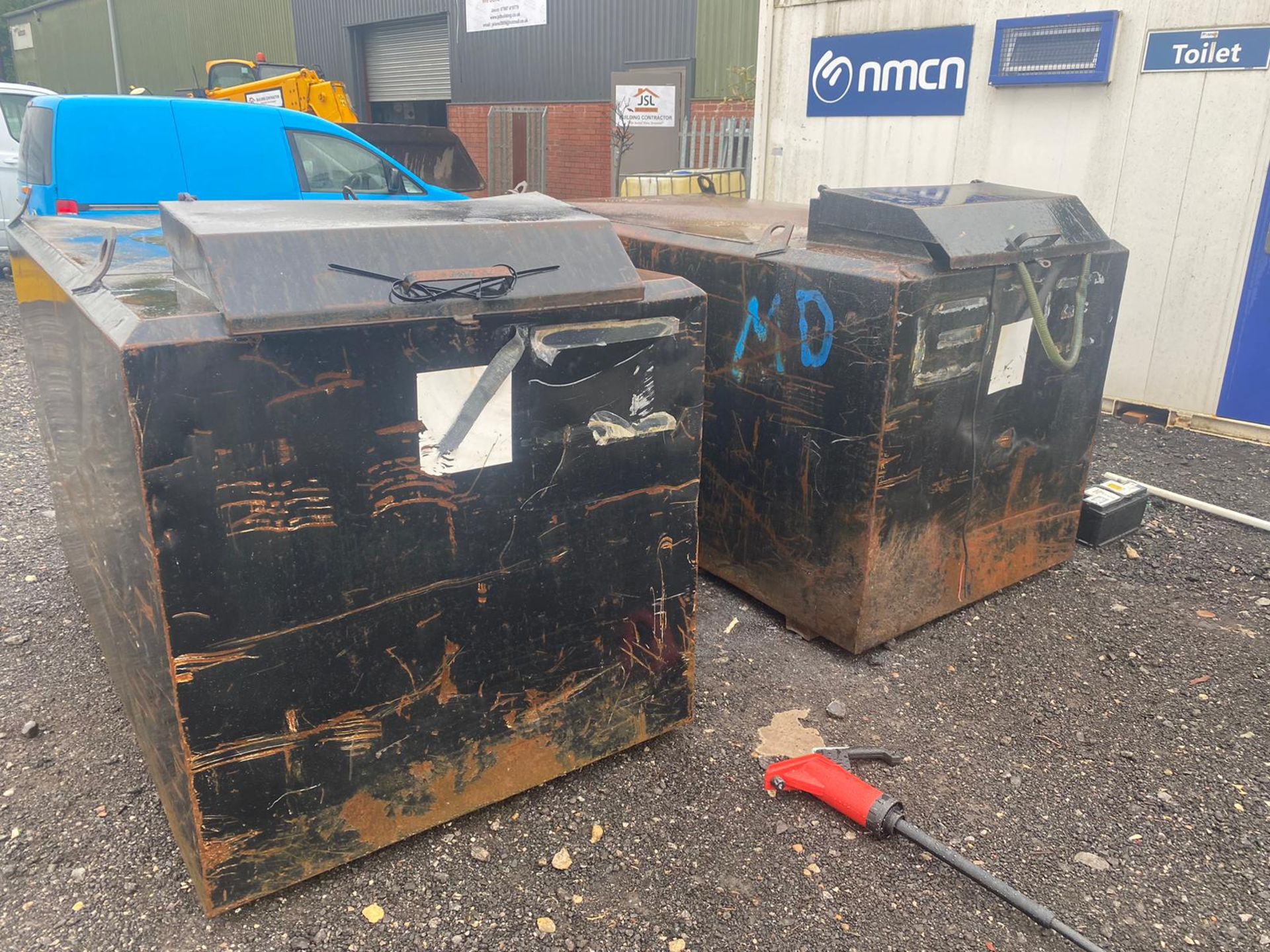 2000 LITRE DIEDEL BOWSERS X2 PAIR LOADING AND DELIVERY AVILABLE