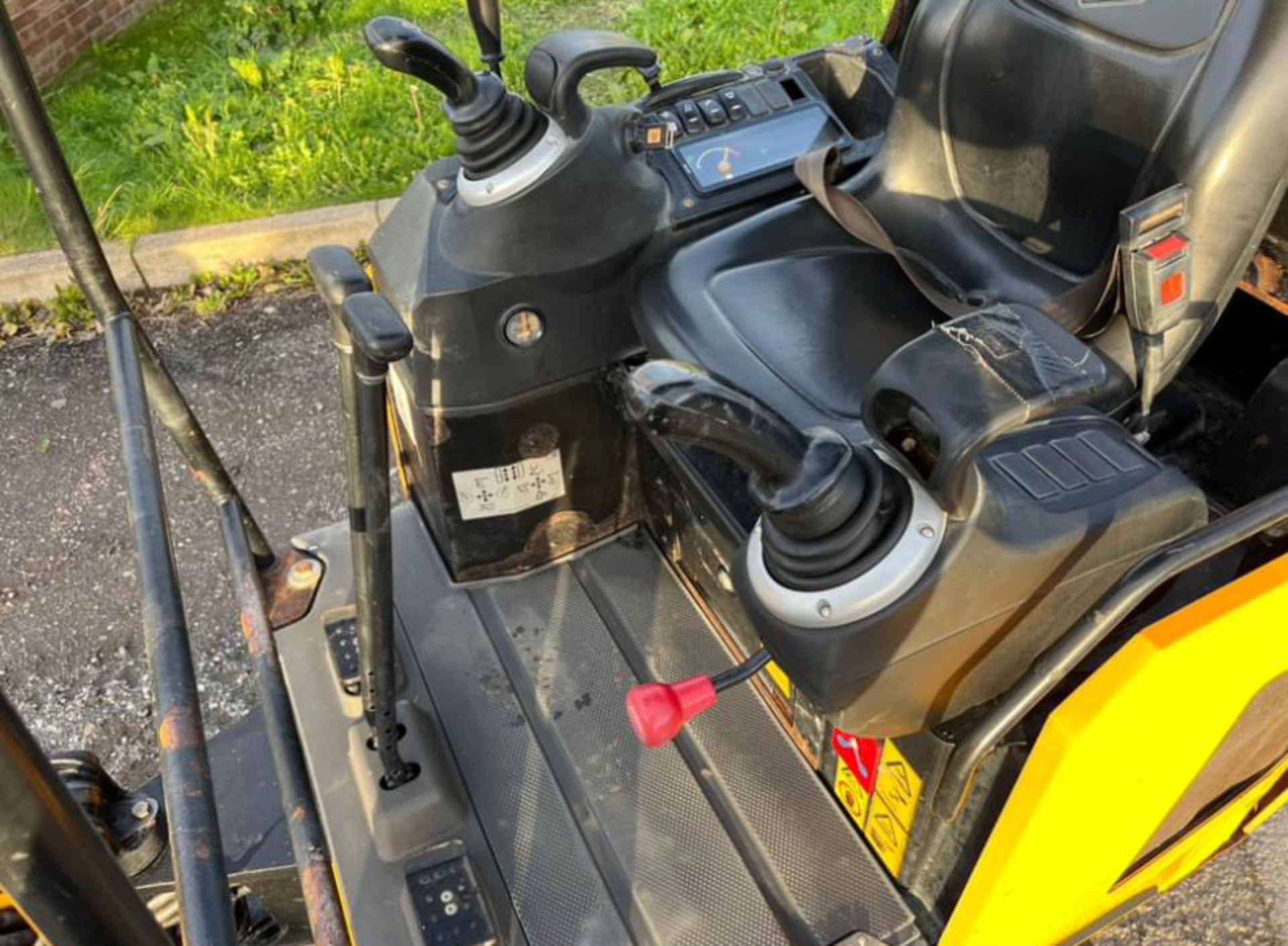 2019 JCB 15C-1 MINI DIGGER - Image 7 of 11