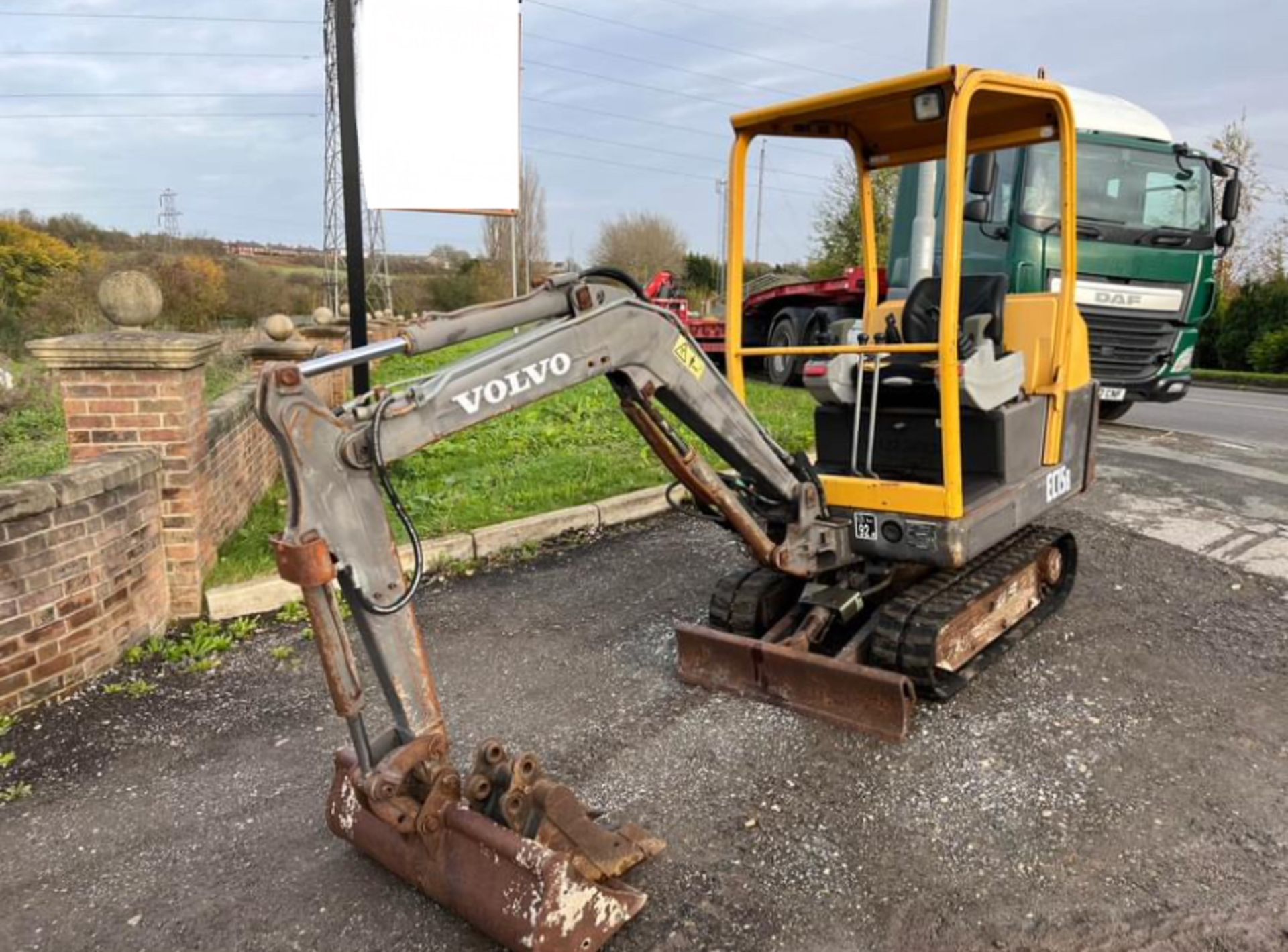 2008 VOLVO EC15B MINI DIGGER - Image 4 of 9