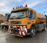 2002 VOLVO FM10 VACUUM TANKER DRAIN TRUCK.