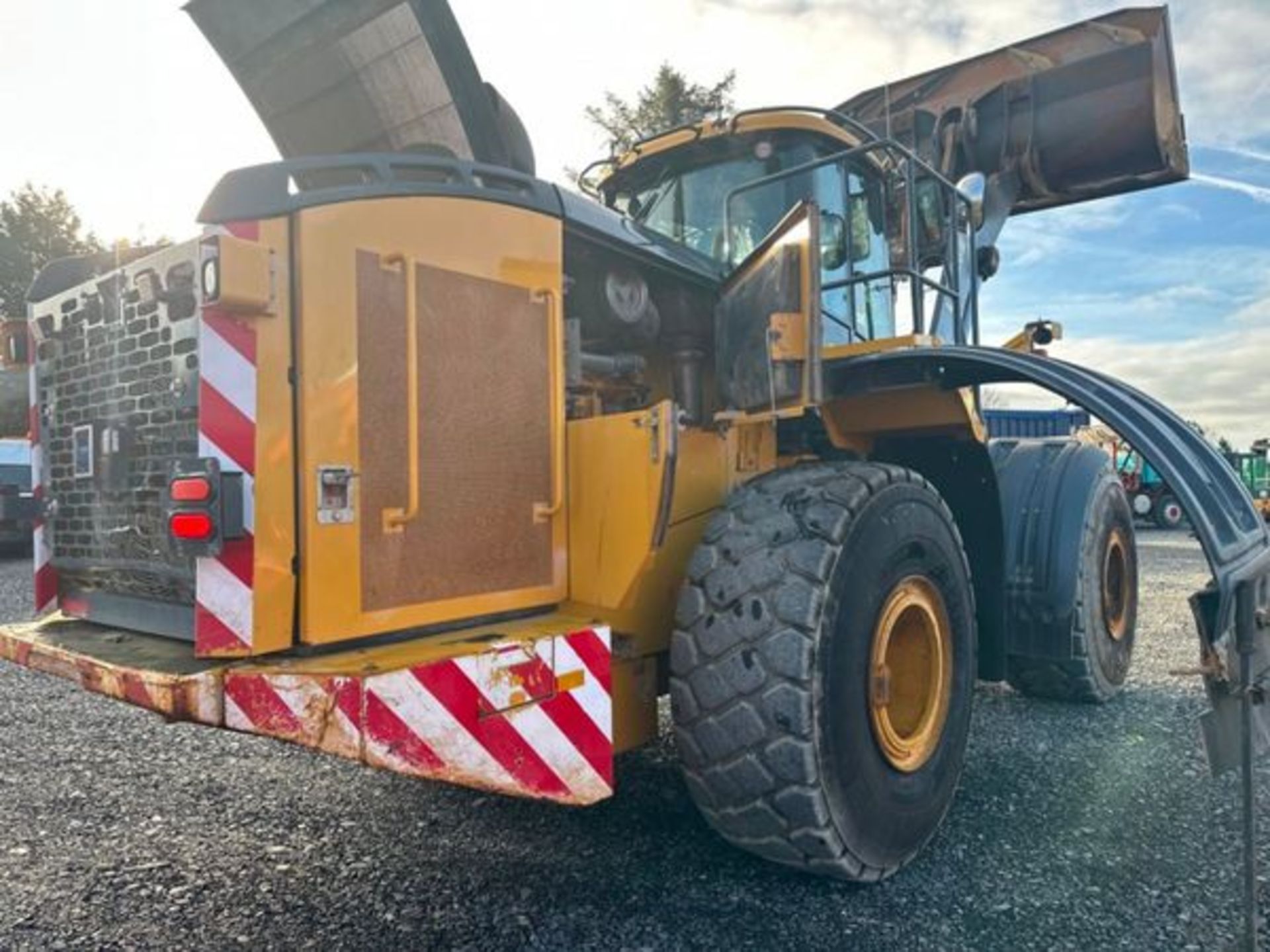 A BELL L2606e WHEELED LOADING SHOVEL..... - Image 19 of 30