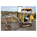 VOLVO EC15B MINI DIGGER. YEAR 2008.