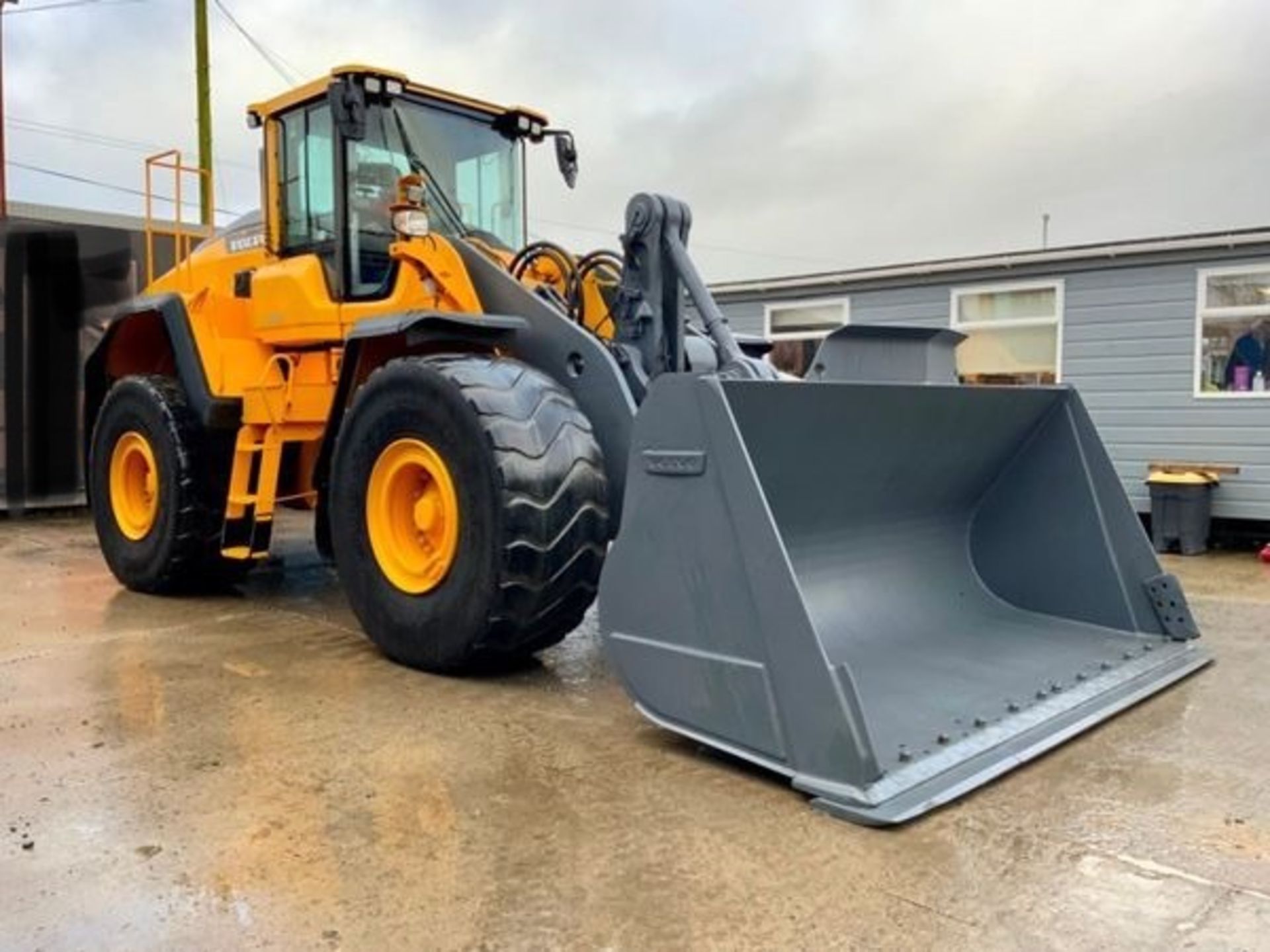 2017 VOLVO L150h LOADING SHOVEL