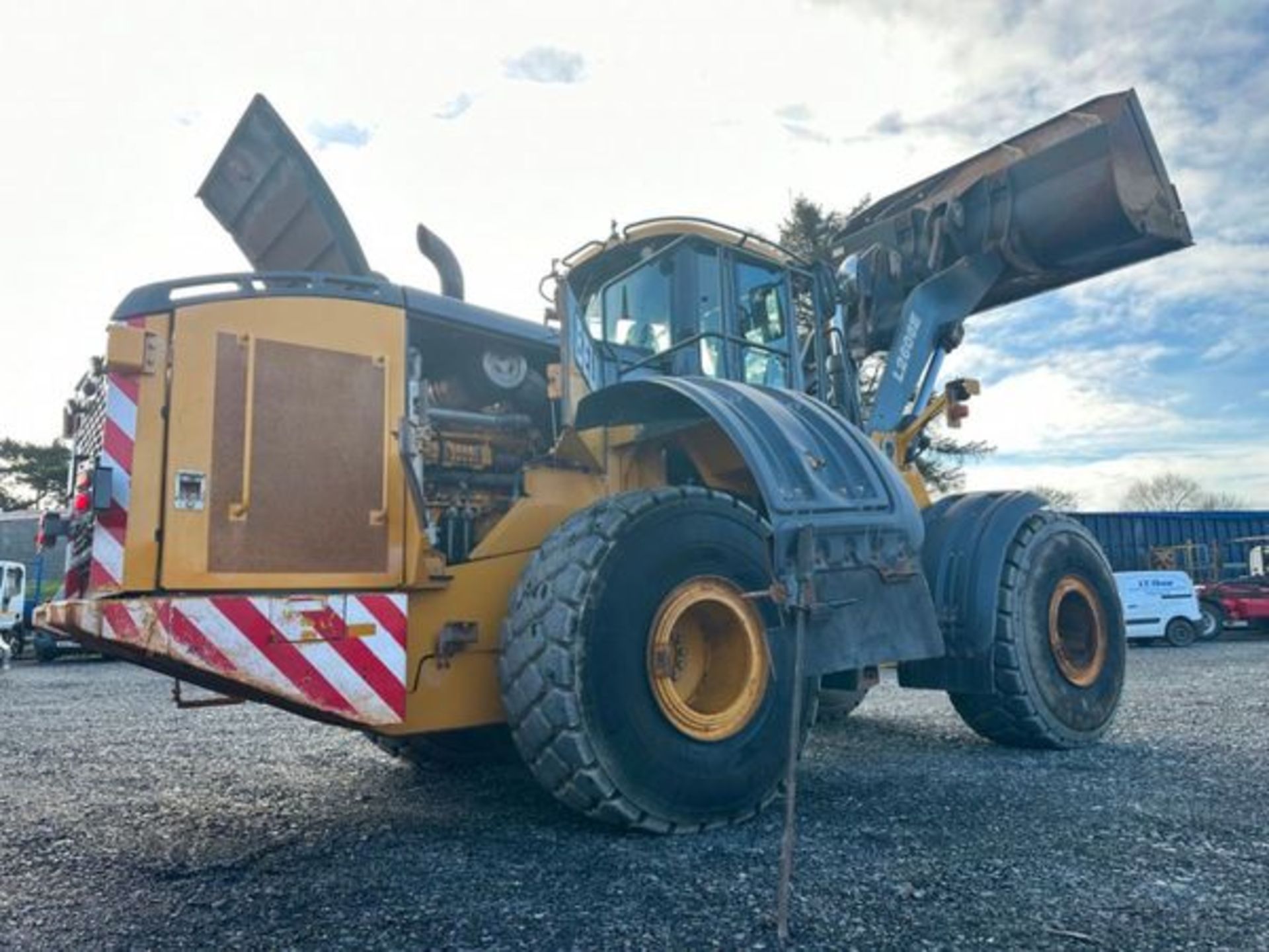 A BELL L2606e WHEELED LOADING SHOVEL..... - Image 9 of 30